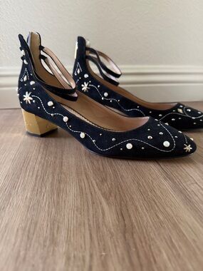 Brand new Sam Edelman Lucien Embroidered Black heel
